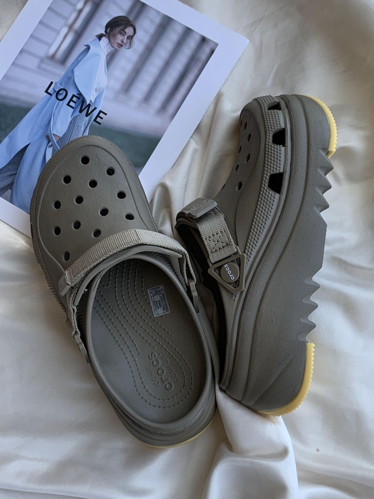 Crocs Hiker Xscape Clogs (Khaki)